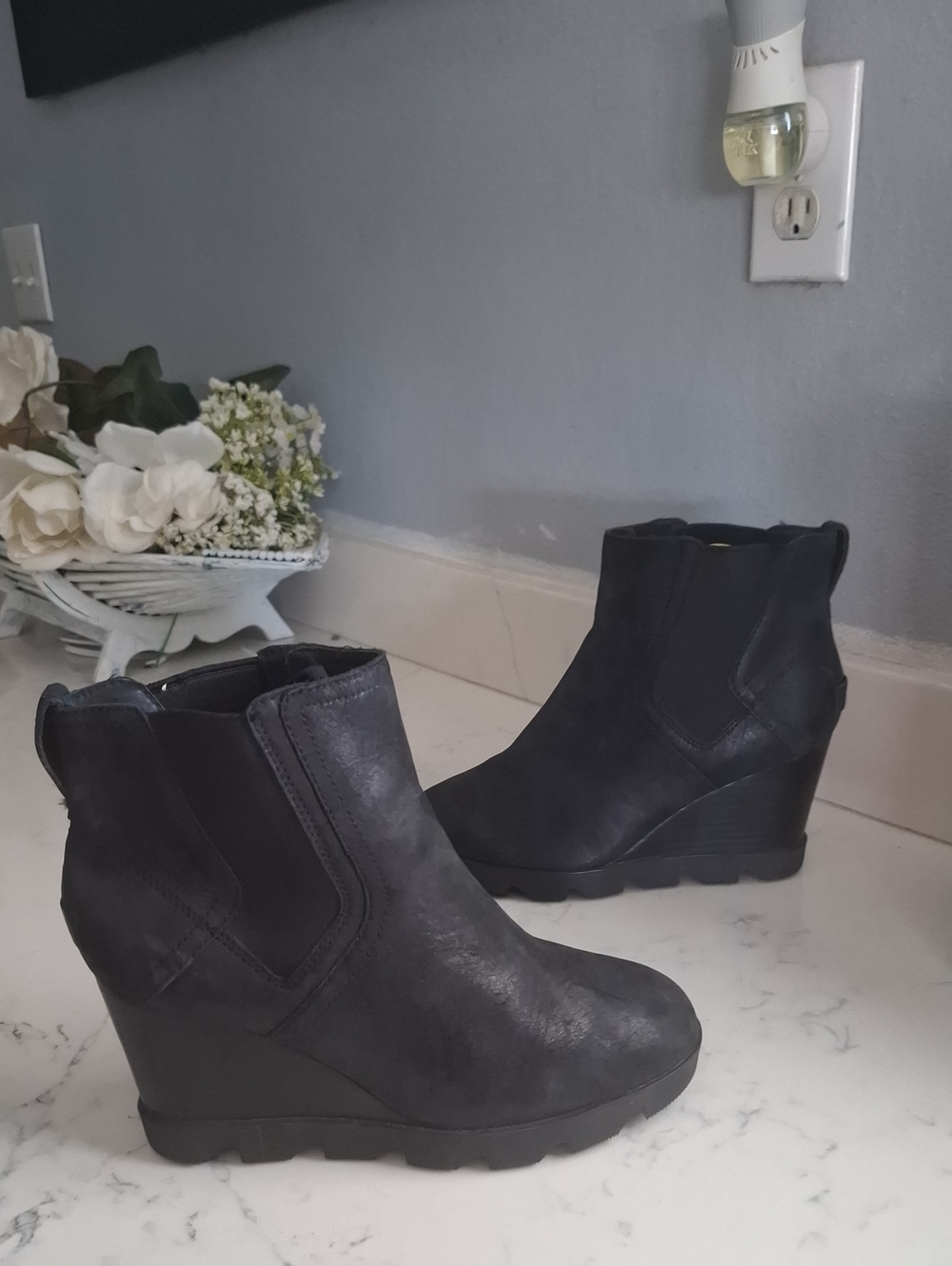 Sorel Womens Black Wedge Ankle Boots